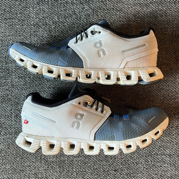 ON Running Women' Cloud 5 Sneakers - Picture 3 of 9